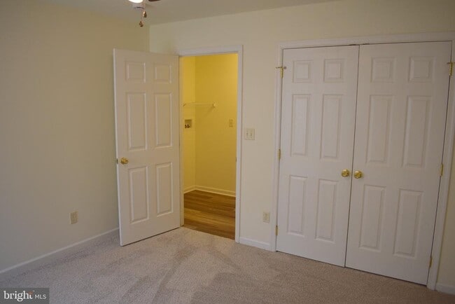 Building Photo - 2752 Roosevelt Dr