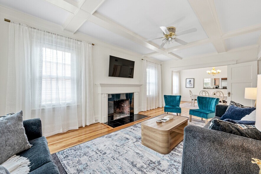 Building Photo - 9 Ivanhoe Rd