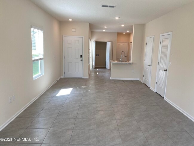 Building Photo - 7652 Legacy Trl