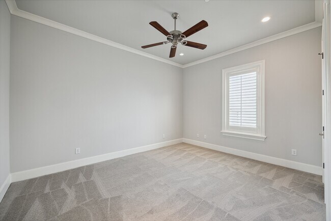 Building Photo - 114 Calle Catalina Pl