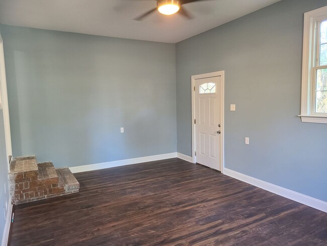 Building Photo - 3 bedroom, 2 bath home - Burgaw
