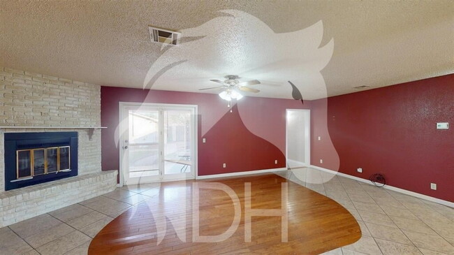 Building Photo - "Charming 3-Bed Home  in Woodward!"