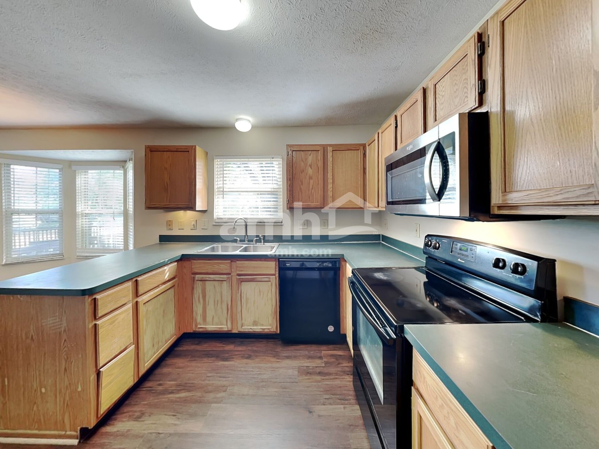 Building Photo - 3300 Darby Glen Blvd