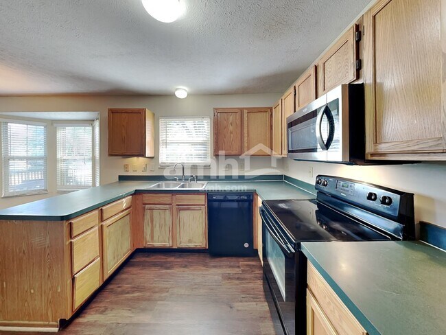 Building Photo - 3300 Darby Glen Blvd