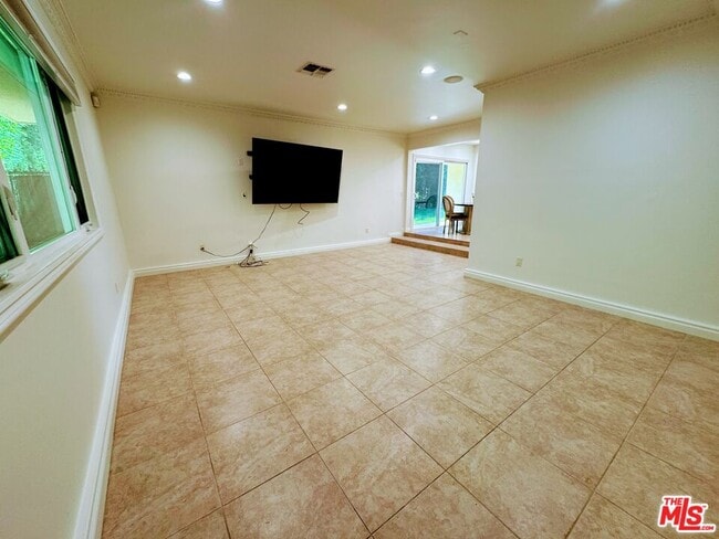 Building Photo - 1094 Garden Ln