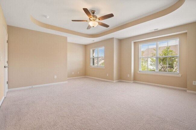 Building Photo - Renovated Cary Townhome | 3BR + Garage | Near RTP & RDU