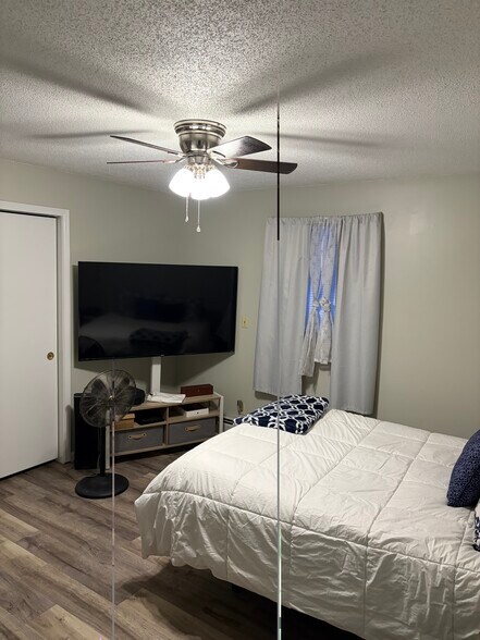 Bedroom 2 - 920 N Walnut St