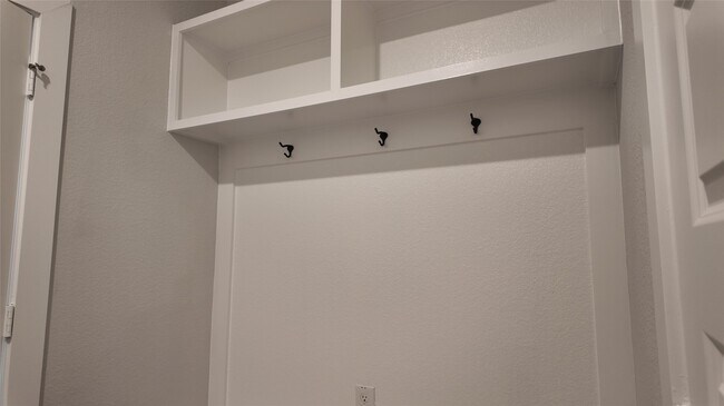 Building Photo - 8519 Blueberry Ash St