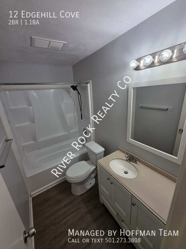 Building Photo - 10 Edgehill Cove