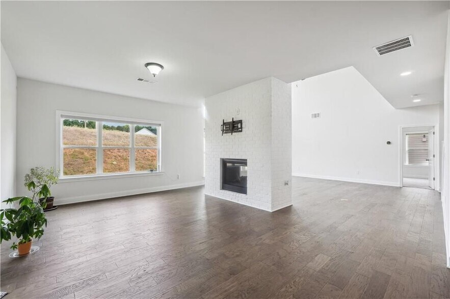 Building Photo - 4055 Starwood Dr