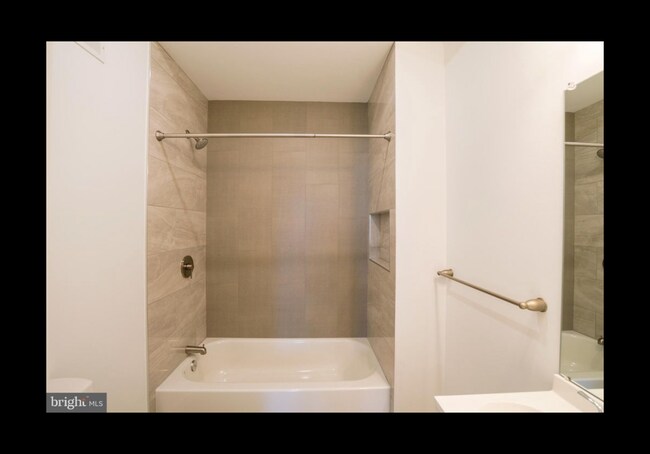 Building Photo - 1107 S 27th St