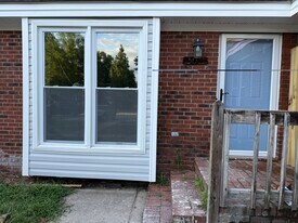 Building Photo - 507 Coronation Dr