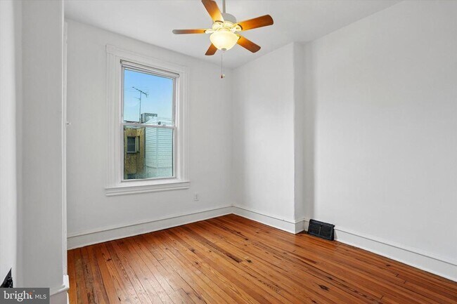 Building Photo - 868 N 27th St