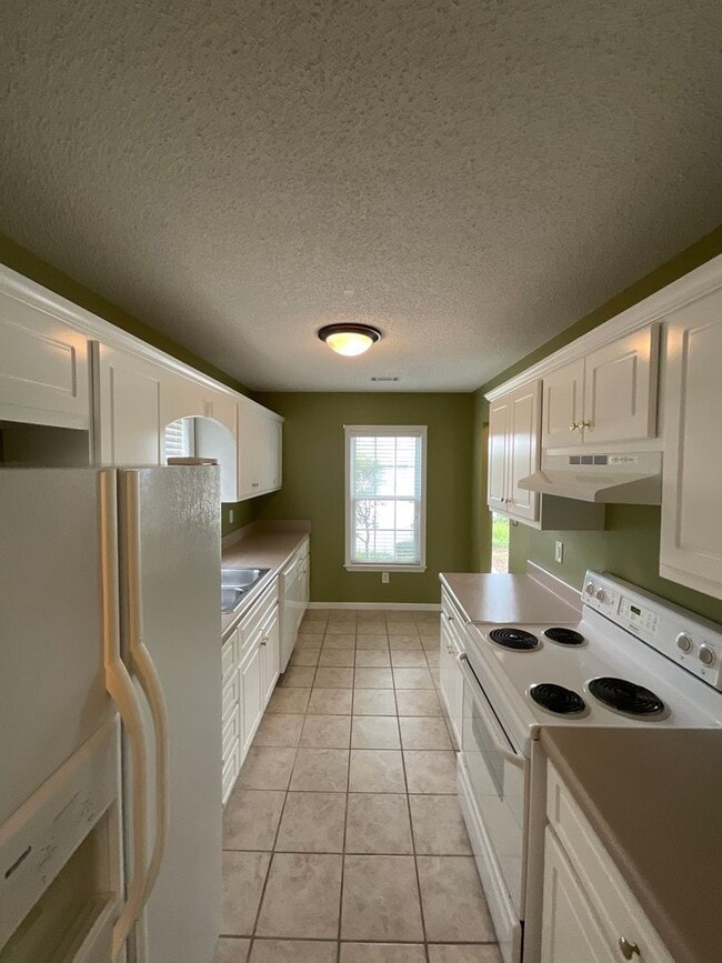 Building Photo - 2007 Caton Dr