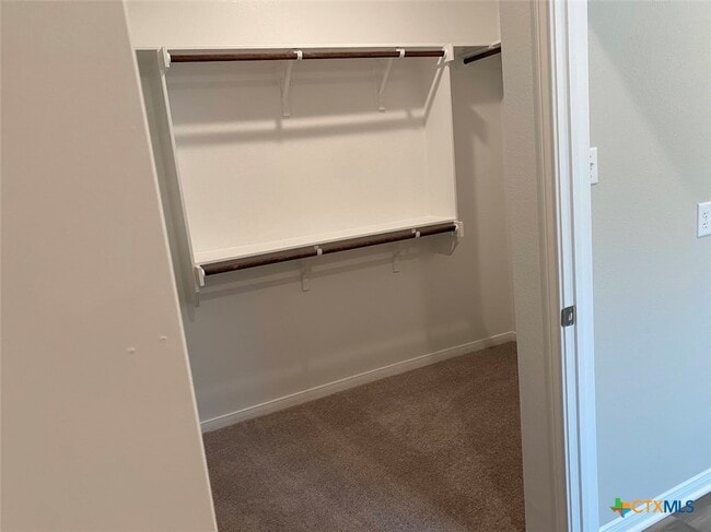 Building Photo - 10231 Six Shooter Ln