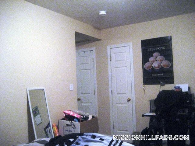 Building Photo - 883 Huntington Ave