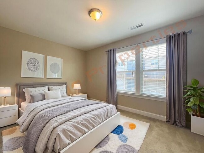 Building Photo - Lovely 3 Story 3 Bedroom 3.5 Bath 1 Car-Ga...