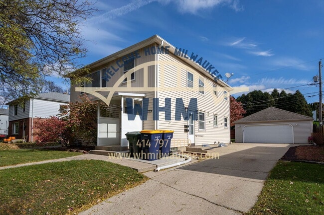 Building Photo - 2526 S 96th St