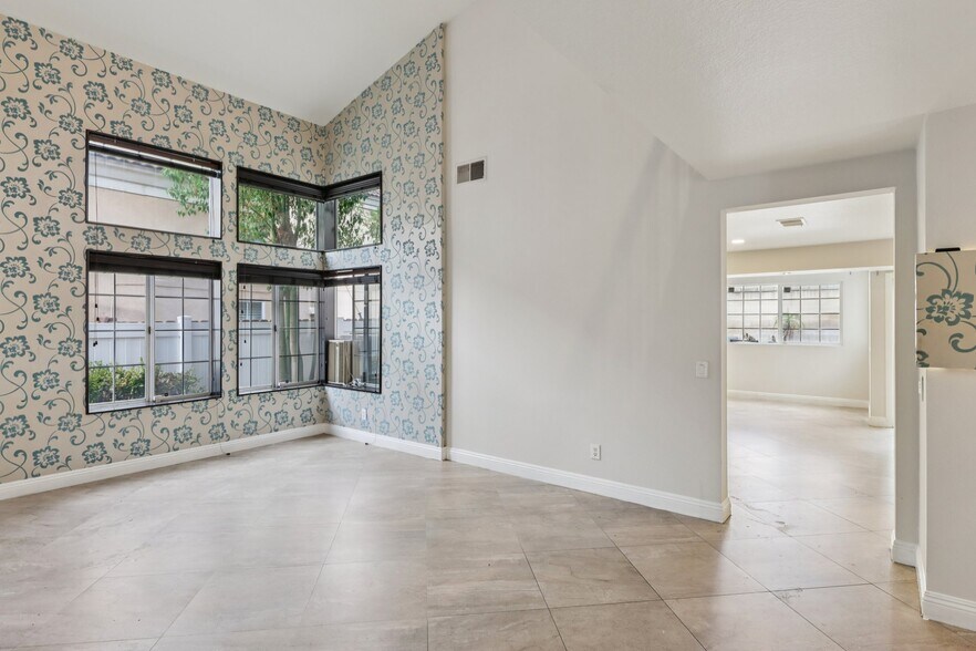 Building Photo - 7480 Addison Rd