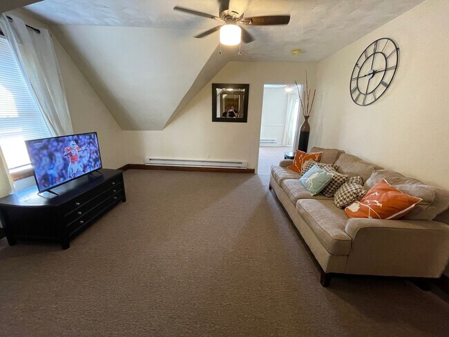 Building Photo - Vinton Street