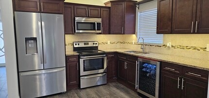 Building Photo - 4300 Purdy Ln