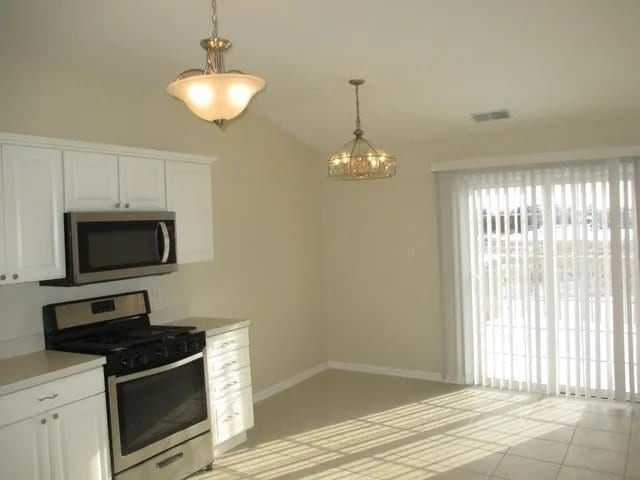 Building Photo - 892 Boxwood Dr