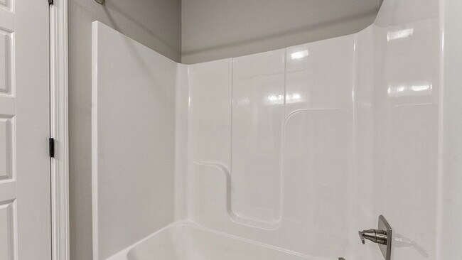 Building Photo - "Homey 4-Bedroom House in Bentonville – 1,433 Sq. Ft. of Comfort!"
