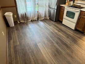 Building Photo - 764 Commercial St