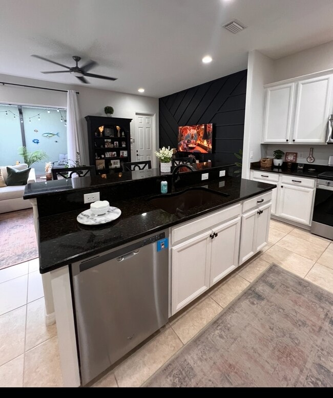 Building Photo - 3345 Sedge Dr