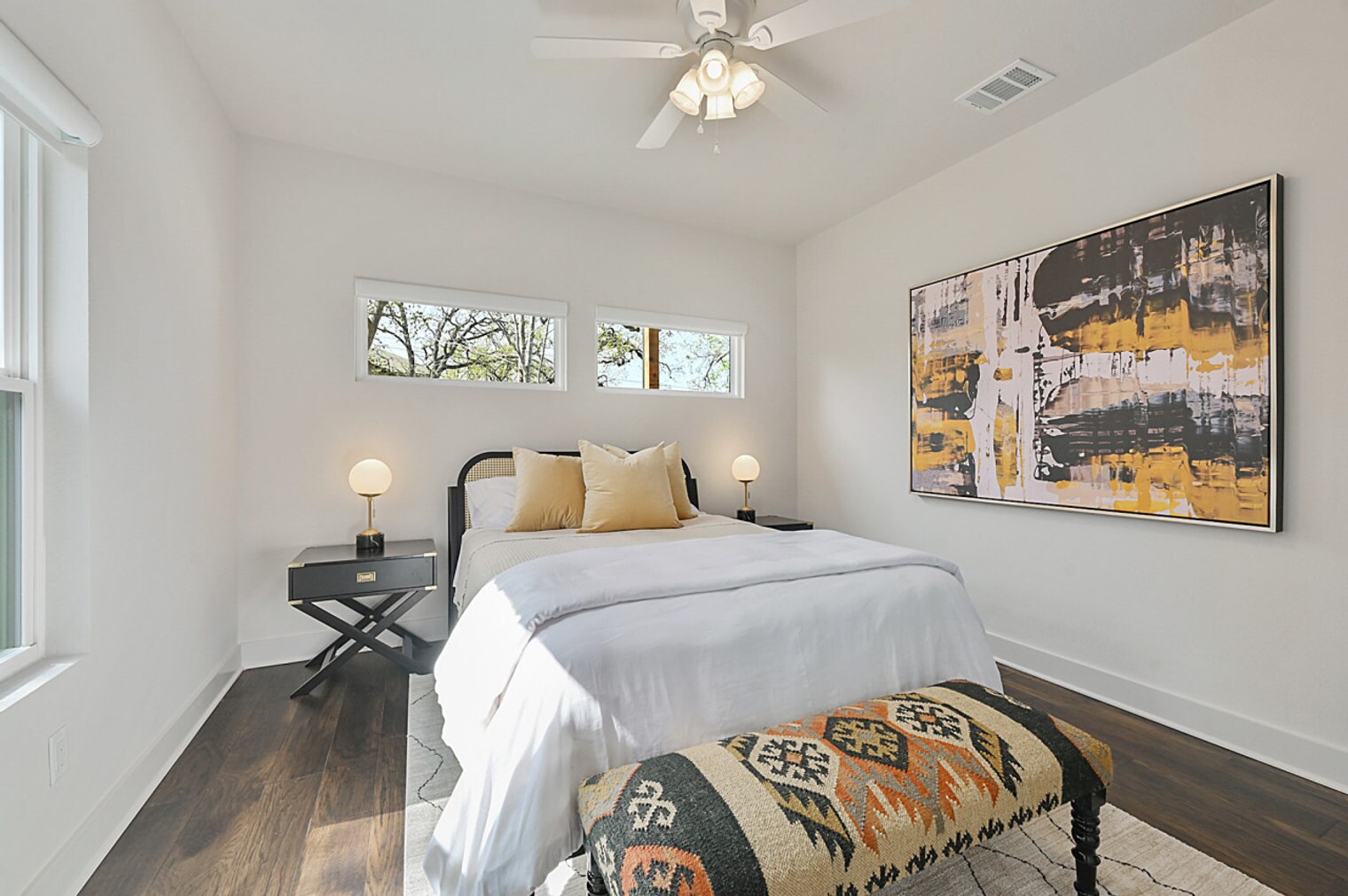 Building Photo - 401 W Brookside Dr