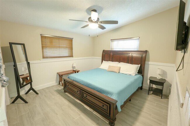Building Photo - 2227 Granger Dr