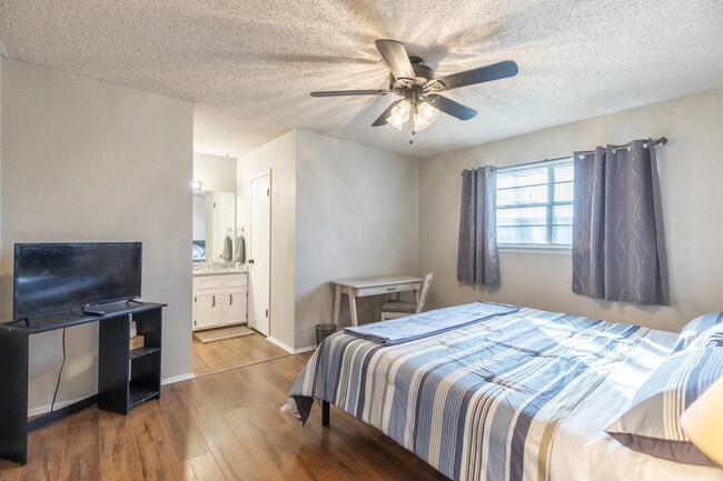 Building Photo - 5701 Quail Run St