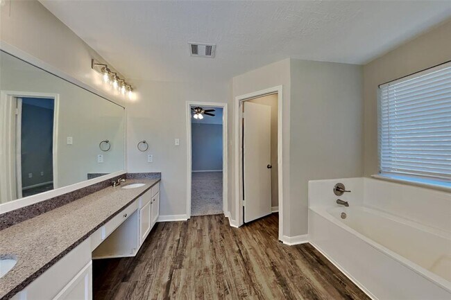 Building Photo - 14506 Cypress Green Dr