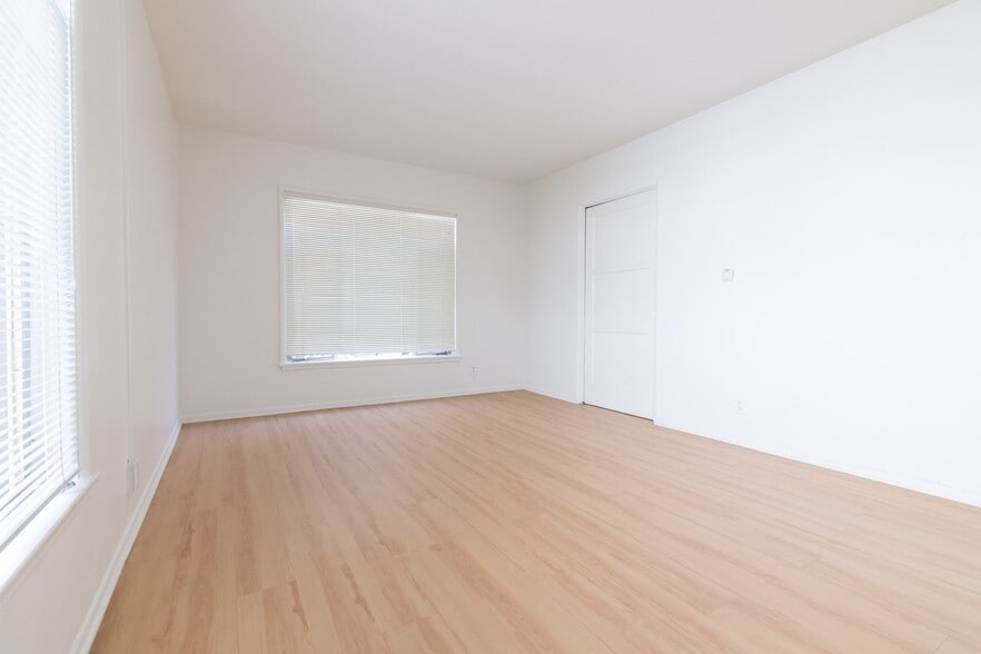 Building Photo - 729 Gayley Ave