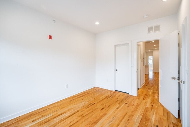 Building Photo - 1642 N Marshall St
