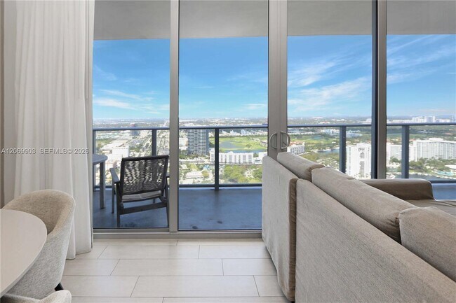 Building Photo - 4010 S Ocean Dr