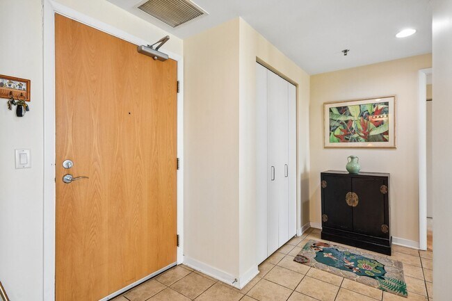 Building Photo - 77 S Evergreen Ave