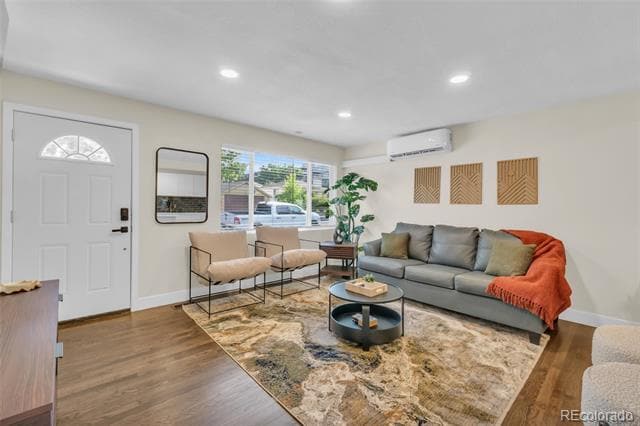 Building Photo - 2405 W 39th Ave