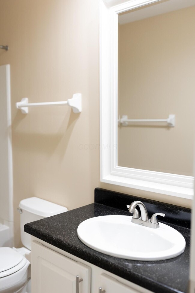 Building Photo - 5008 Stratford Pine Ln