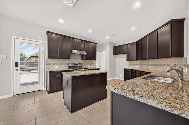 Building Photo - 10031 Esslemont Ct