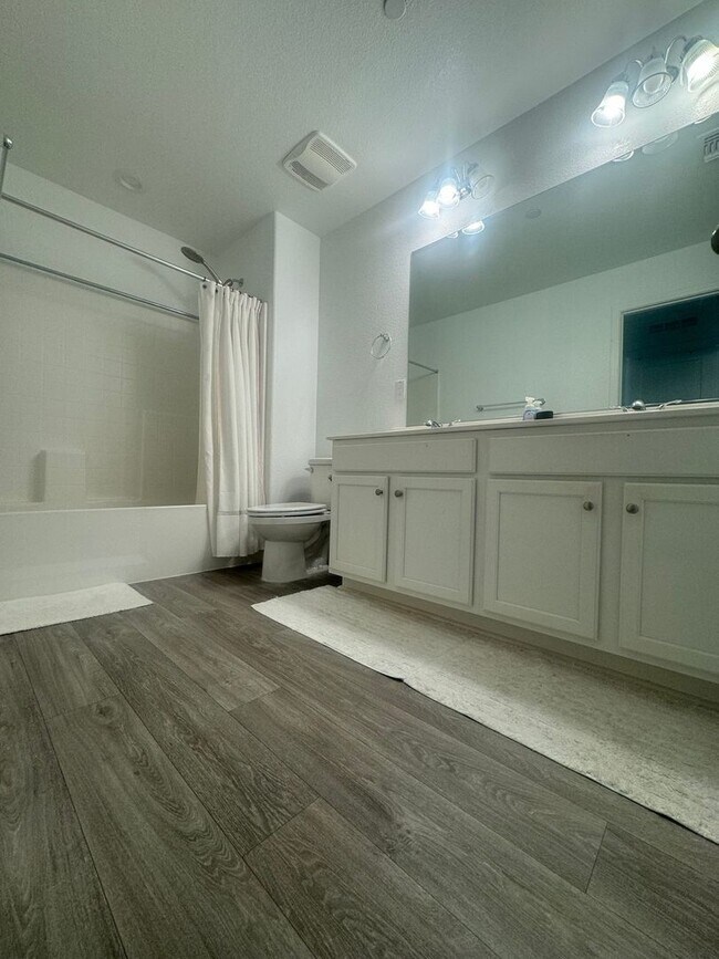 Building Photo - 4 Bedroom Single Family Home in Elk Grove