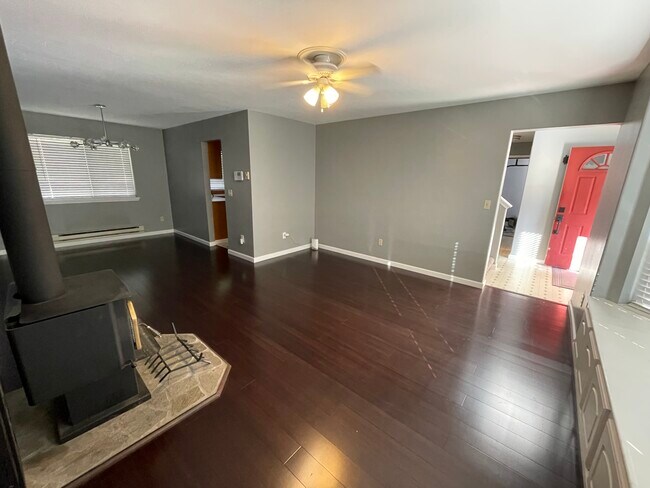 Building Photo - 707 125th Pl NW