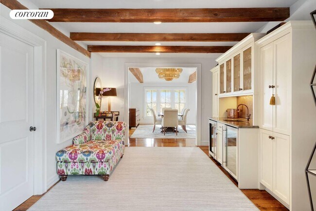 Building Photo - 245 Narrow Ln E