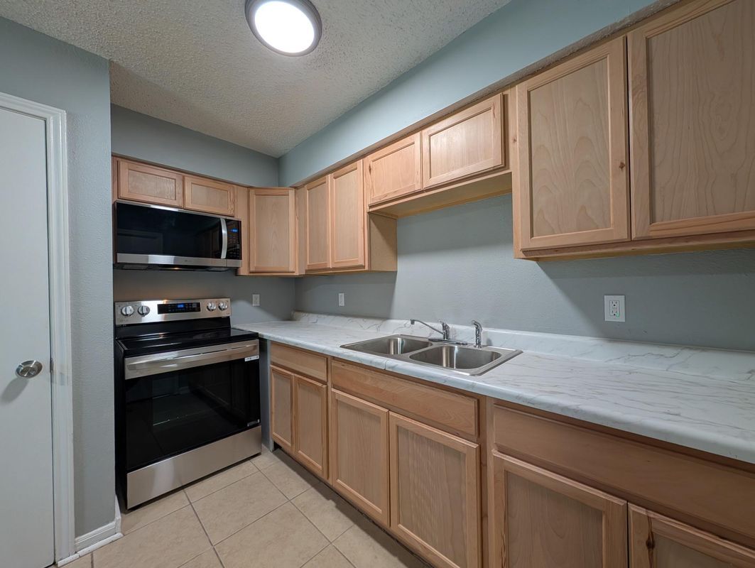 Building Photo - 2113 S Sugar Ridge Dr