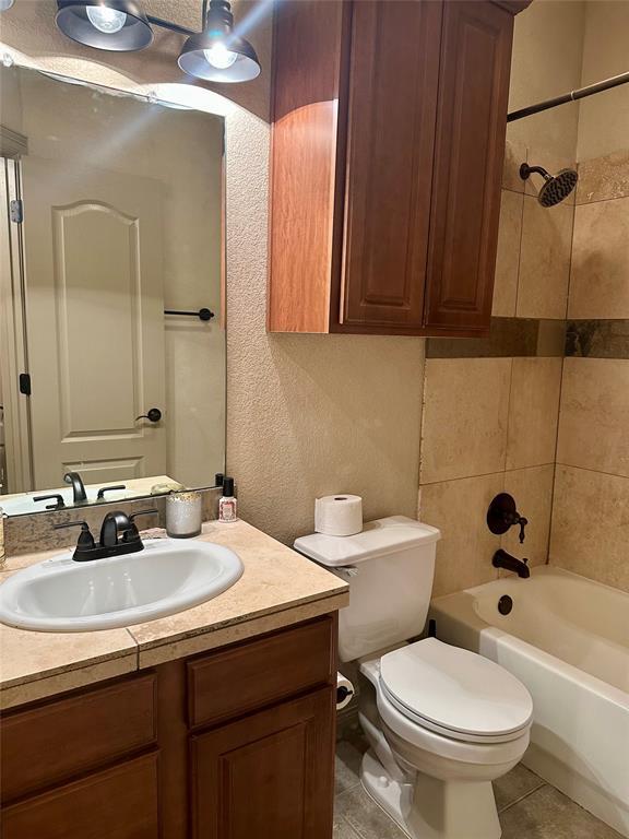 Building Photo - 15105 Cavalier Canyon Dr