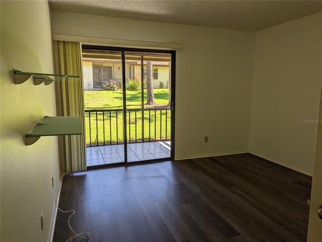 Building Photo - 4023 Bluff Oak Ct