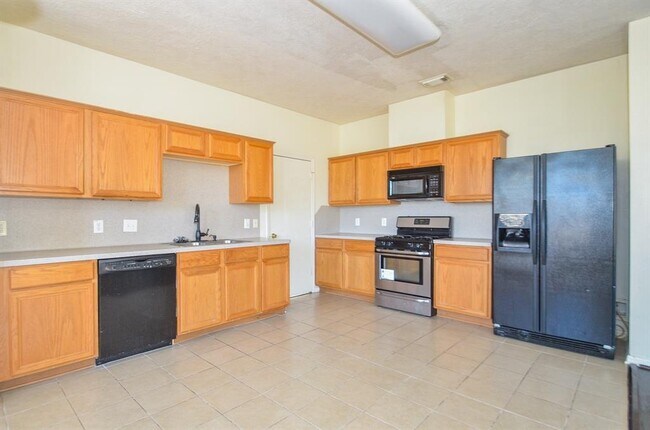 Building Photo - 15002 Turphin Way