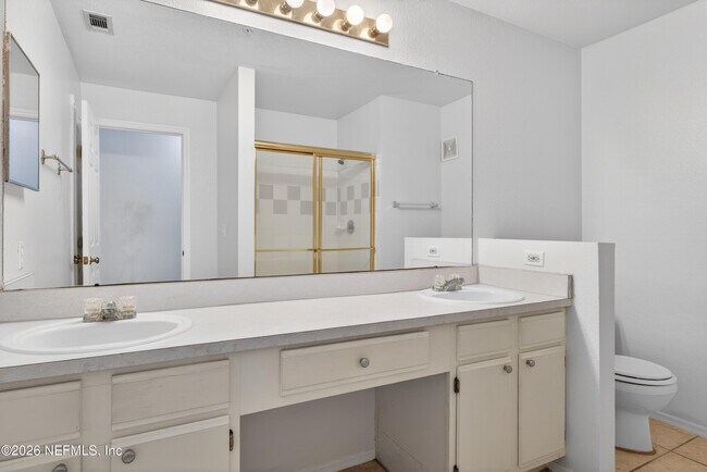 Building Photo - 13810 Sutton Park Dr N