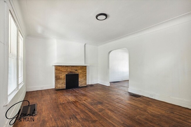 Building Photo - 326 Eason Ave