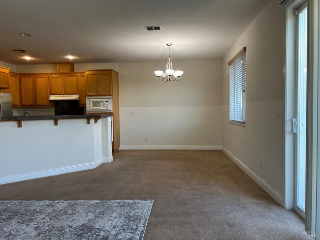 Building Photo - 5133 Fowler Ln